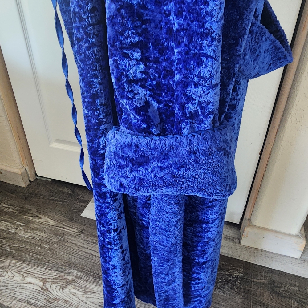 Delicates Plush Royal Blue Robe - Picture 4 of 6